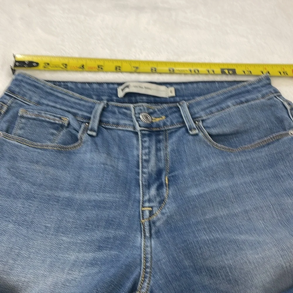 LEVIS WOMENS MID RISE SKINNY  SIZE 6M Classic Blue Jeans
